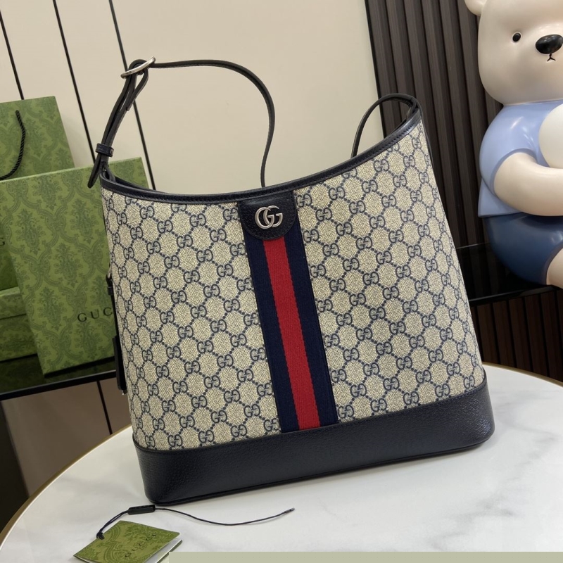 G*u*i bucket bags
